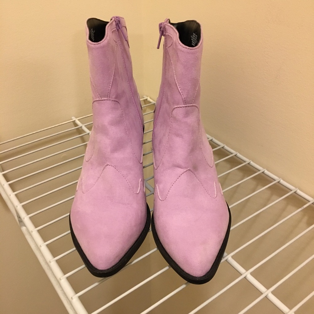 Express Rocky Barnes Western Bootie. Size 7